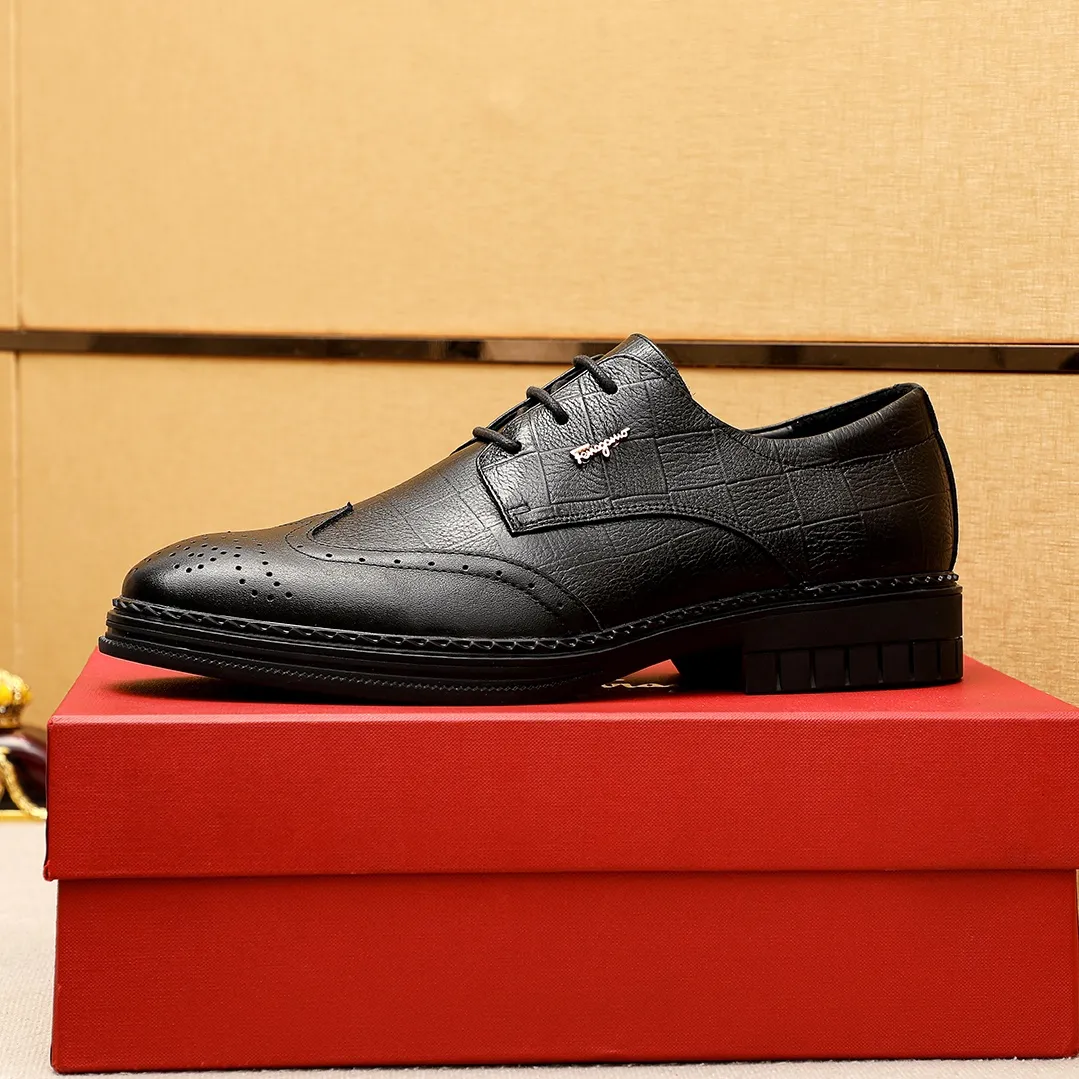 Men's shoes 💰462 💐 Product trademark: Ferragamo "Ferragamo" business leather shoes Regular size: 38-44 (45.46🉑️customized) Product materials: Selected imported first-layer calfskin upper, imported water-dyed cowhide leather lining. Strong three-dimensional visual effect, rubber outsole Color: 1⃣️color optional